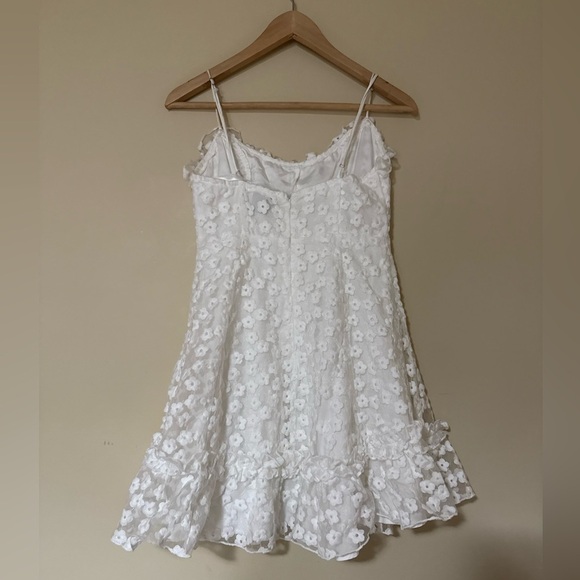 Hello Molly United Hearts White Embroidered Floral mini Dress White Small 4 - Picture 9 of 12